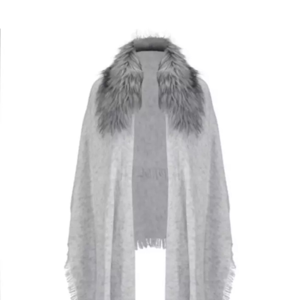 CAbi Heavenly Wrap #4081 New with Tags Light Gray Faux Fur Scarf Shrug